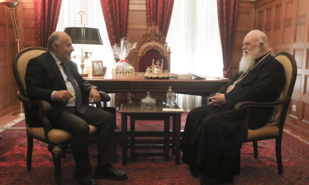Τσιόδρας: Συναντήθηκε με τον Αρχιεπίσκοπο Ιερώνυμο